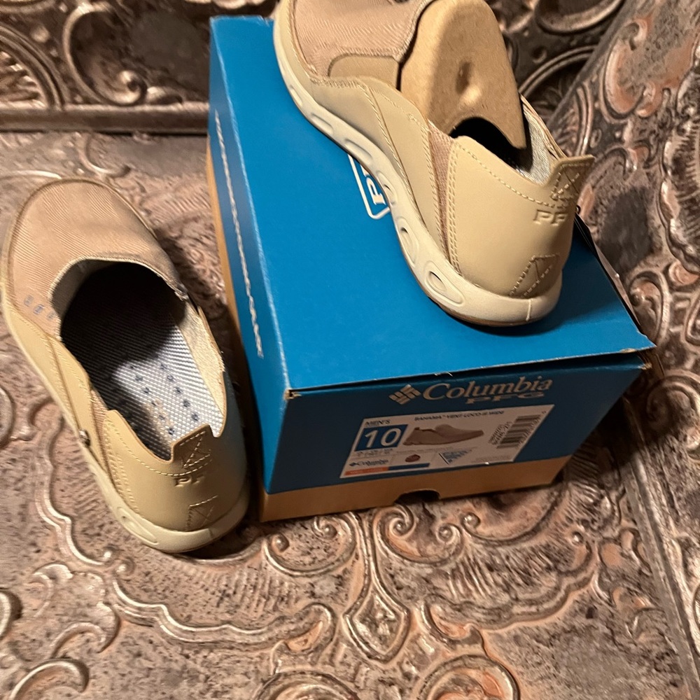 Men “s Columbia Loafers casual or dress wear. Sz12 - Picture 2 of 12
